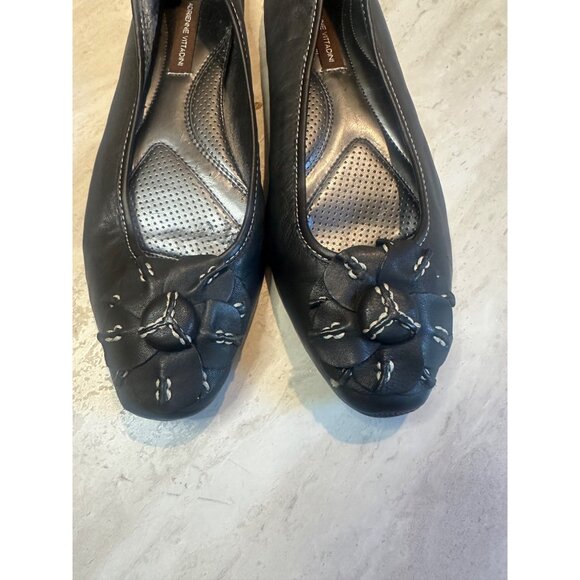 Adrienne Vittadini Black Leather Womens Flats 8M With Floral Toe Detail - Picture 4 of 11